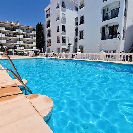 Beautiful Beachfront Newly Renovated 2 Bedroom Apartment With Swimming Pool And Garden San Luis de Sabinillas Exterior photo