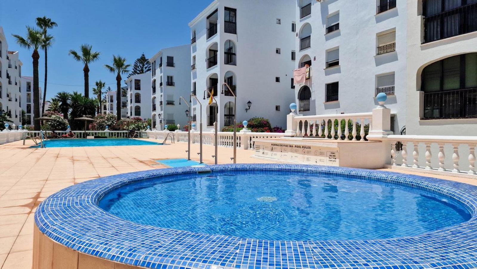 Beautiful Beachfront Newly Renovated 2 Bedroom Apartment With Swimming Pool And Garden San Luis de Sabinillas Exterior photo