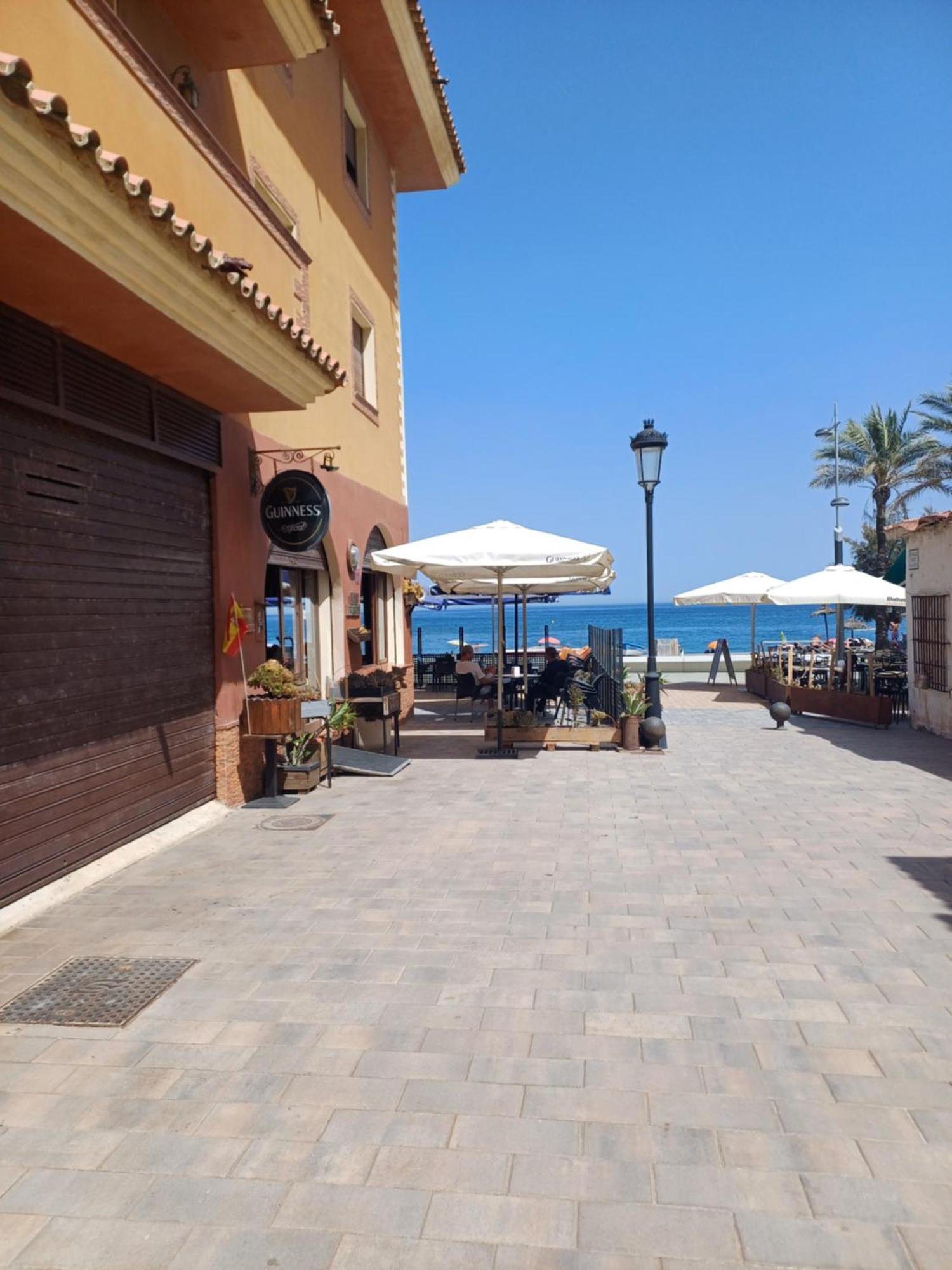 Beautiful Beachfront Newly Renovated 2 Bedroom Apartment With Swimming Pool And Garden San Luis de Sabinillas Exterior photo